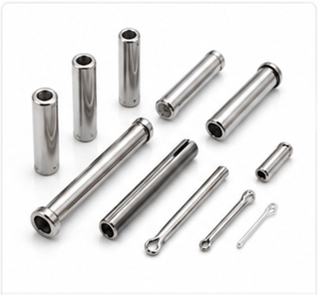 Precision dowel pins, bushings and split pins inspected for dimensions
